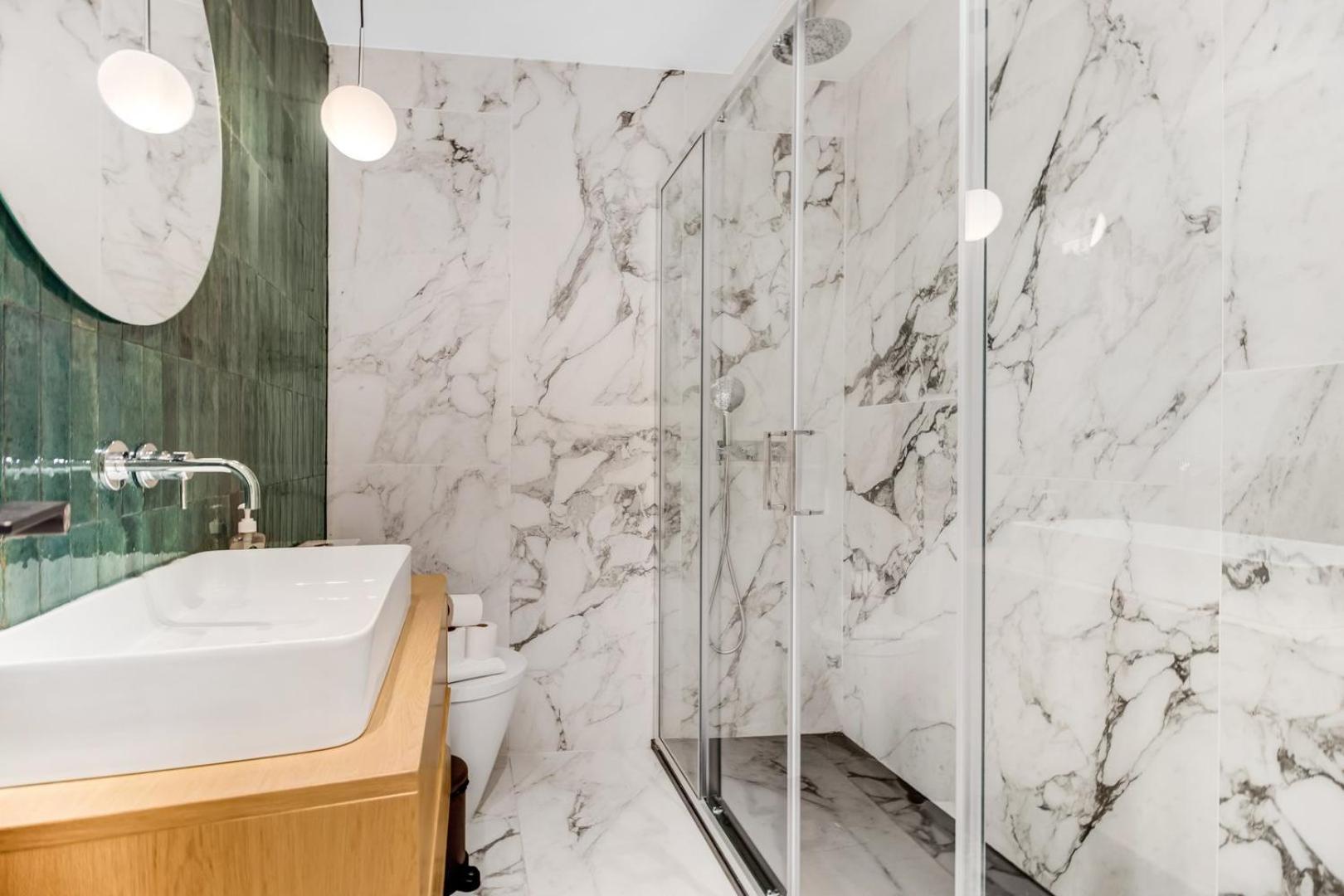 New 2br Fancy Luminous W/ Ac | By Airnest Apartment