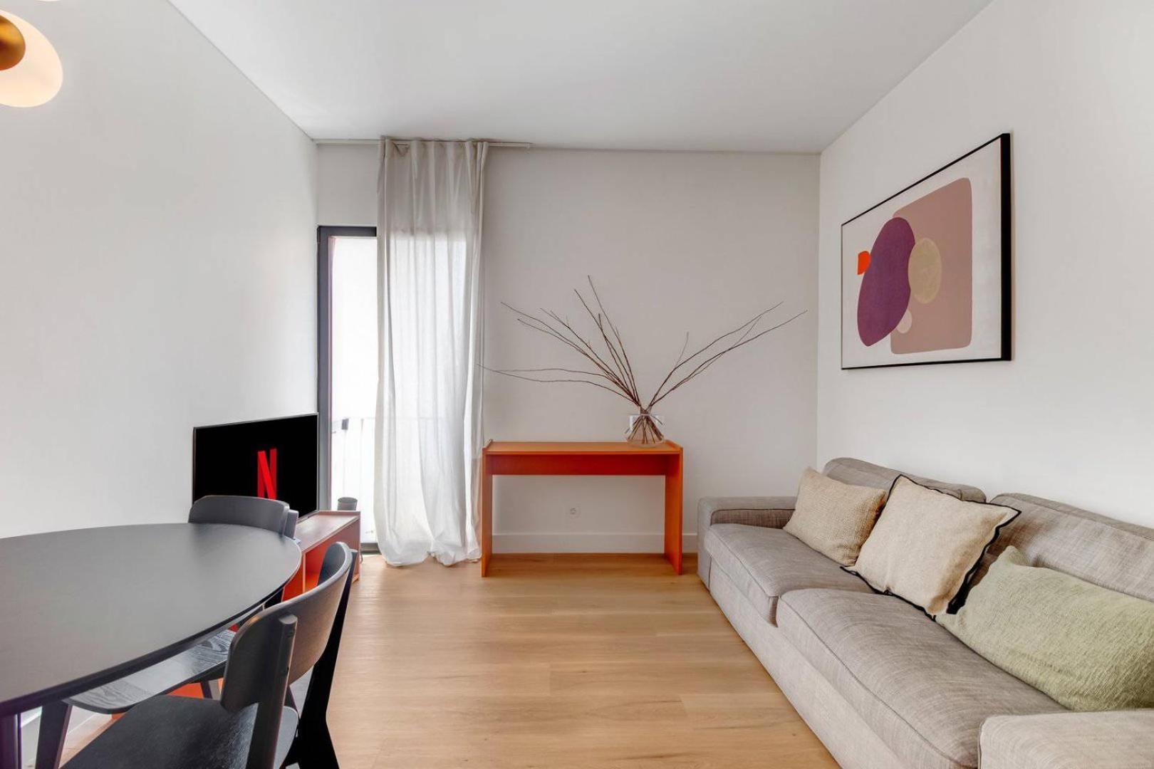 New 2br Fancy Luminous W/ Ac | By Airnest