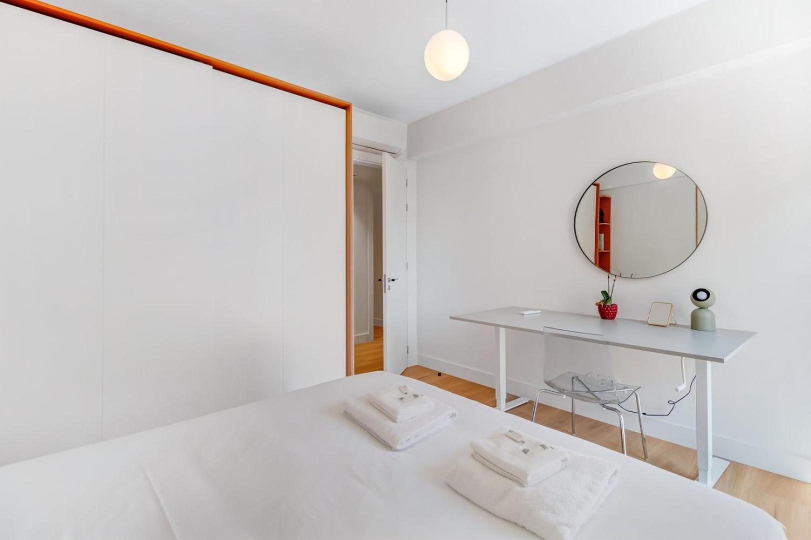 New 2br Fancy Luminous W/ Ac | By Airnest