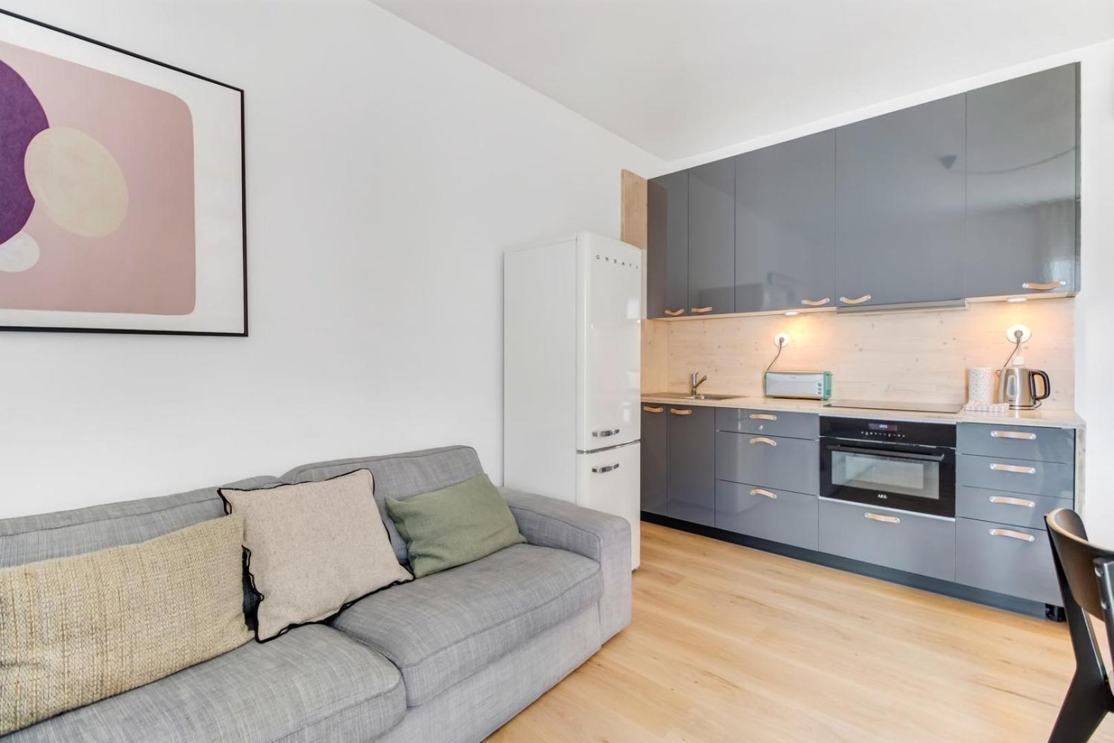 New 2br Fancy Luminous W/ Ac | By Airnest